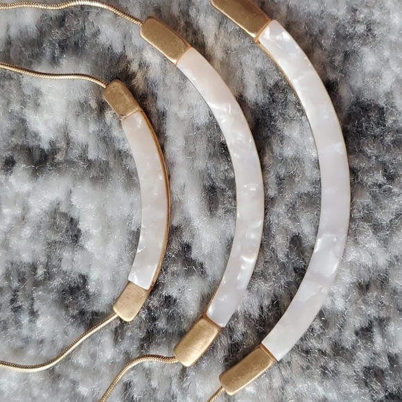 Fashion Necklace 3 Strands in Golden Tone - Picture 4 of 4